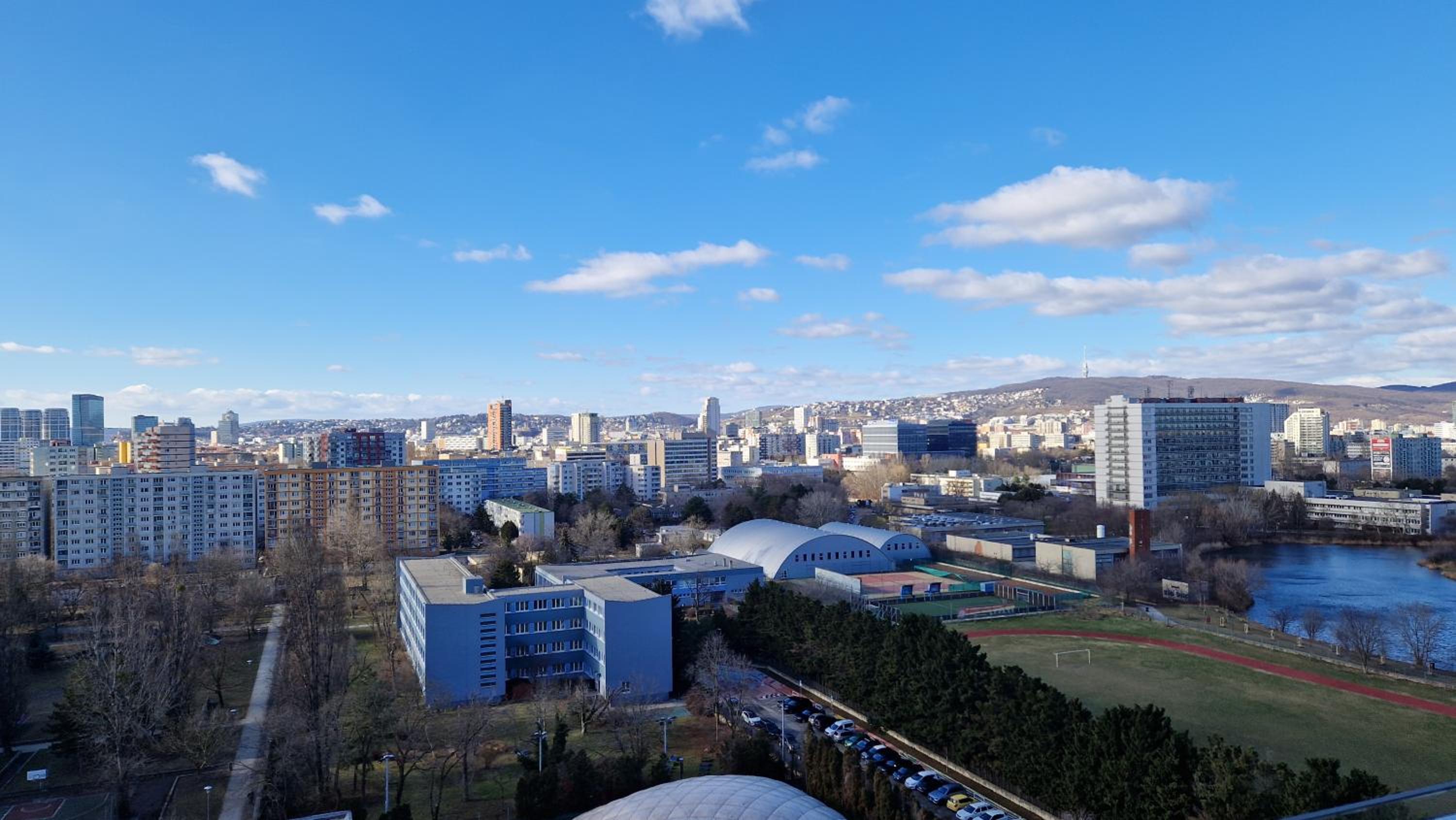 Sunny Apartment with amazing Terrace on the 13th floor near City Center view 4