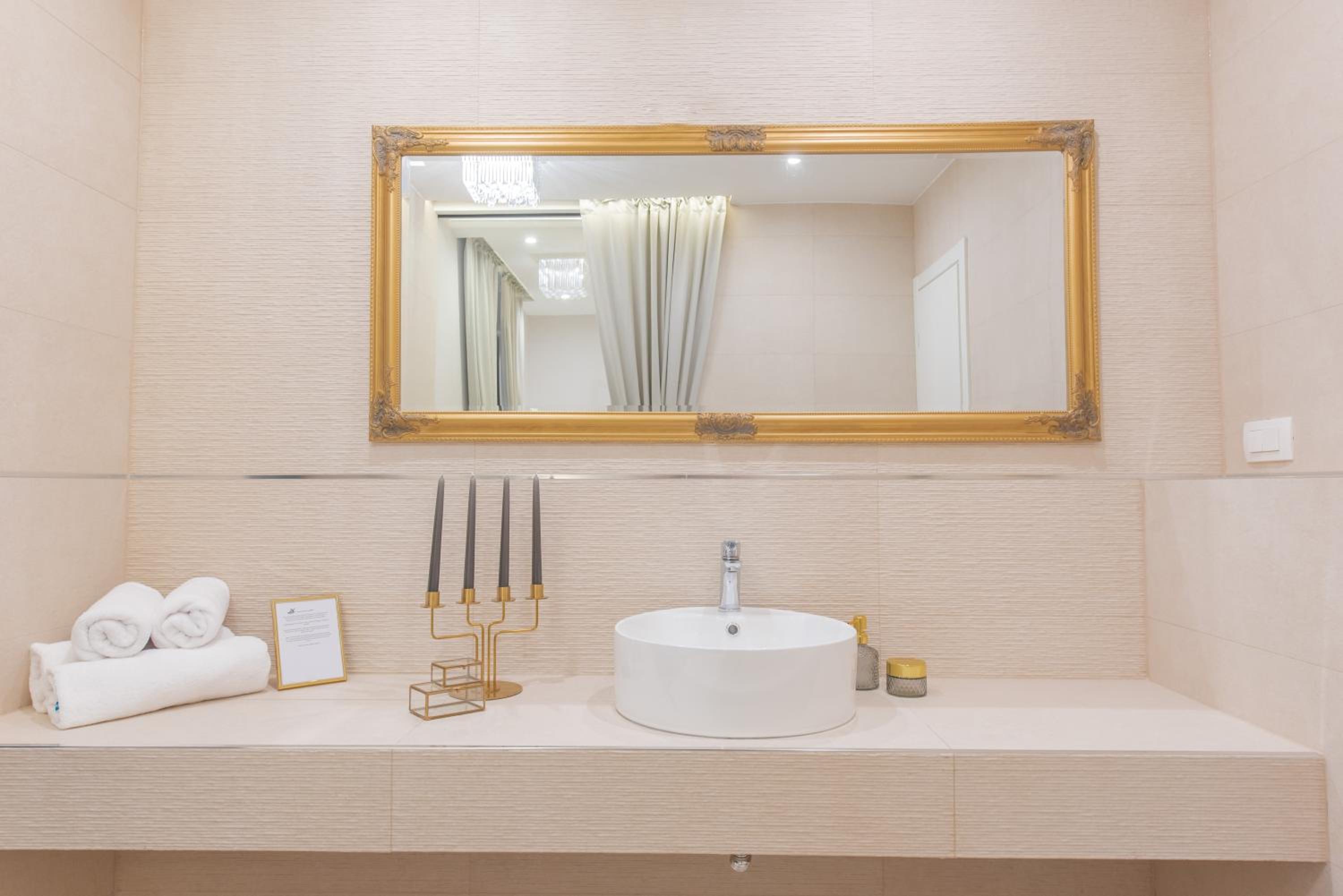 Samstag Split en Split — bathroom