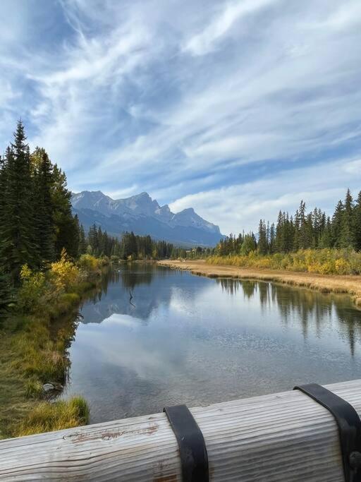Mountain Escape sleeps 10 Guests in this 3BD 2BT Top Floor Condo with Mountain View
