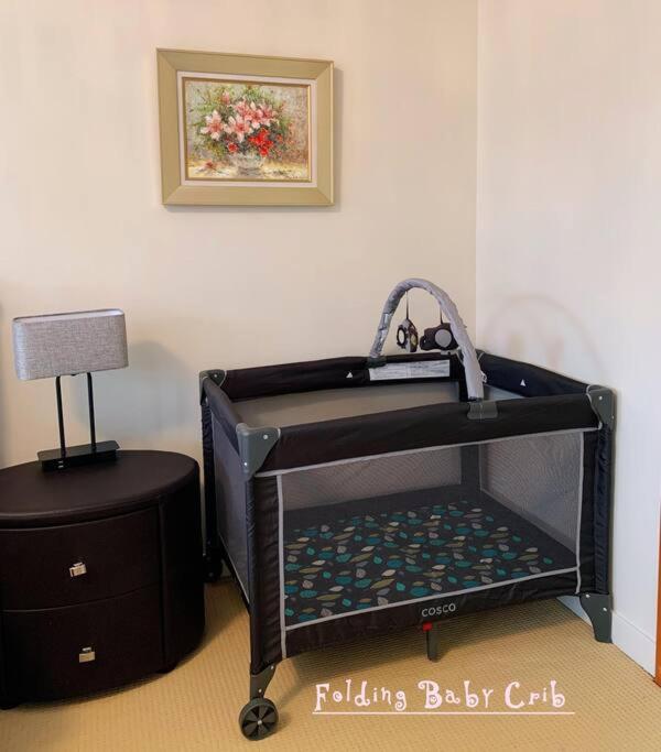 Mountain Escape sleeps 10 Guests in this 3BD 2BT Top Floor Condo with Mountain View