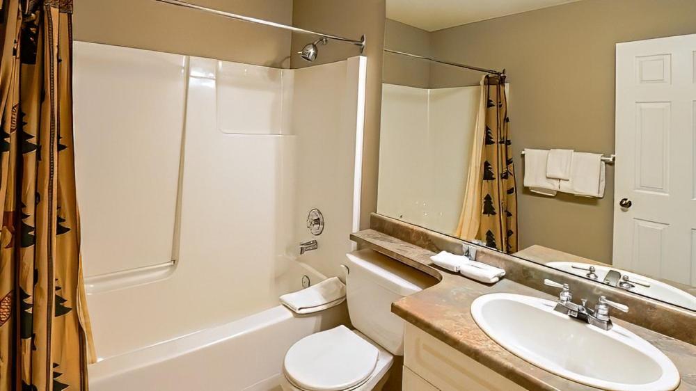 Polar Peak Chalet by Fernie Lodging Company