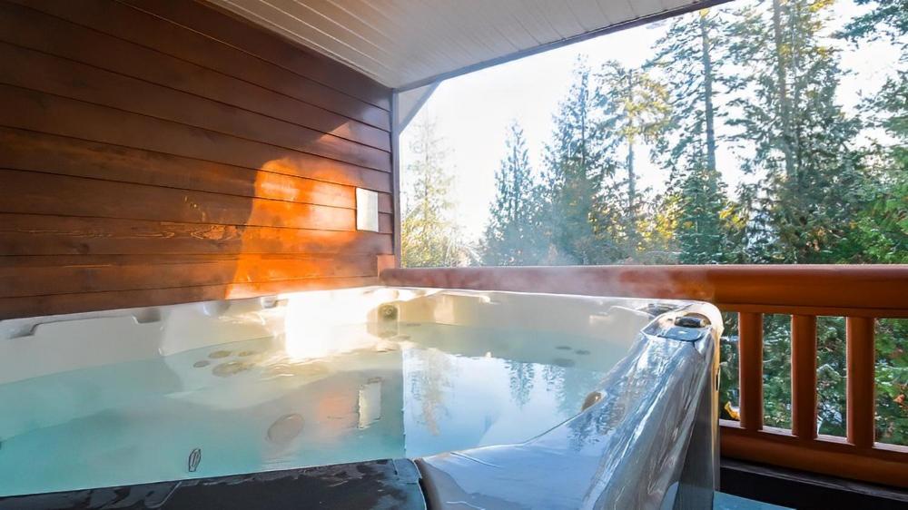 Polar Peak Chalet by Fernie Lodging Company