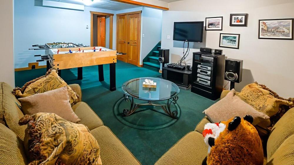Polar Peak Chalet by Fernie Lodging Company