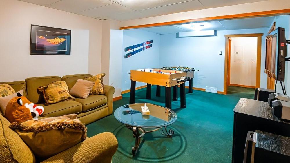 Polar Peak Chalet by Fernie Lodging Company