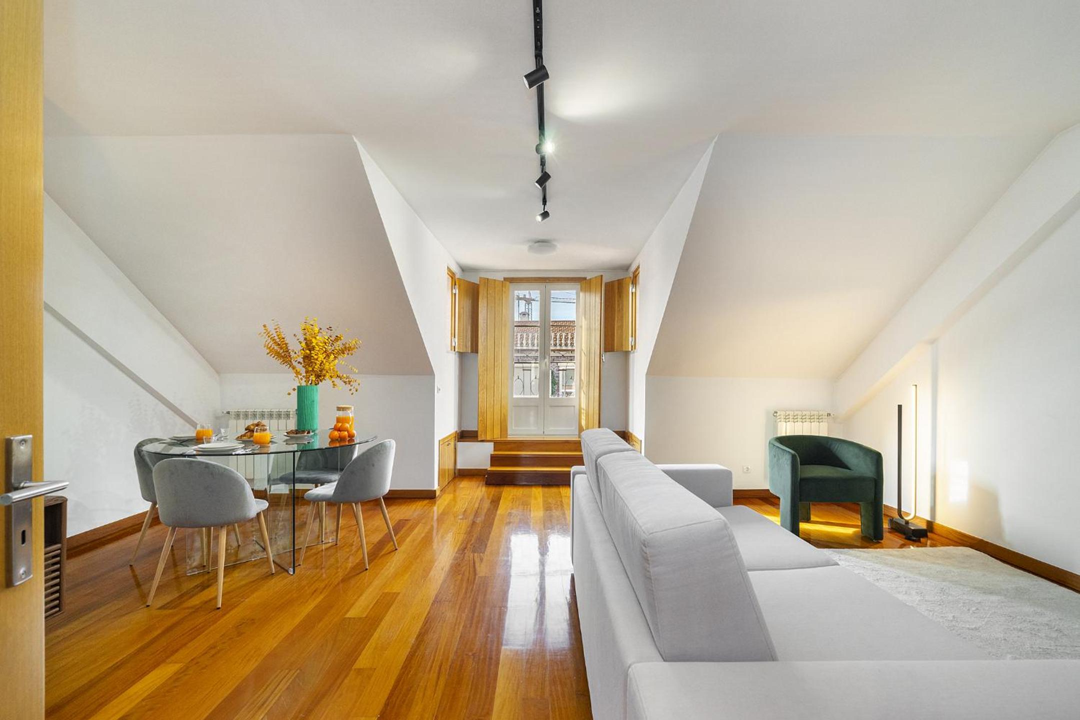 WHome Charming Urban Retreat with Skyline Views view 5