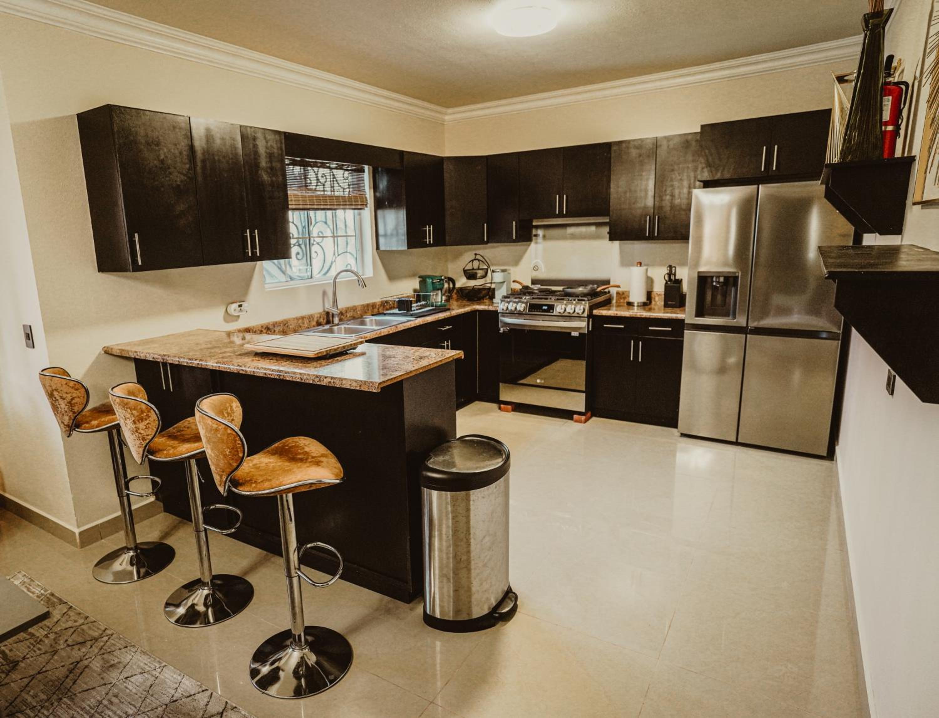 Casa Panda near Airport / Shopping Plaza and International Border view 2