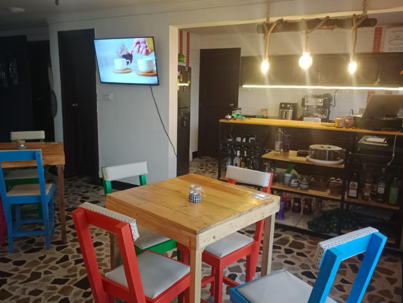 Hostel La Iguana Café