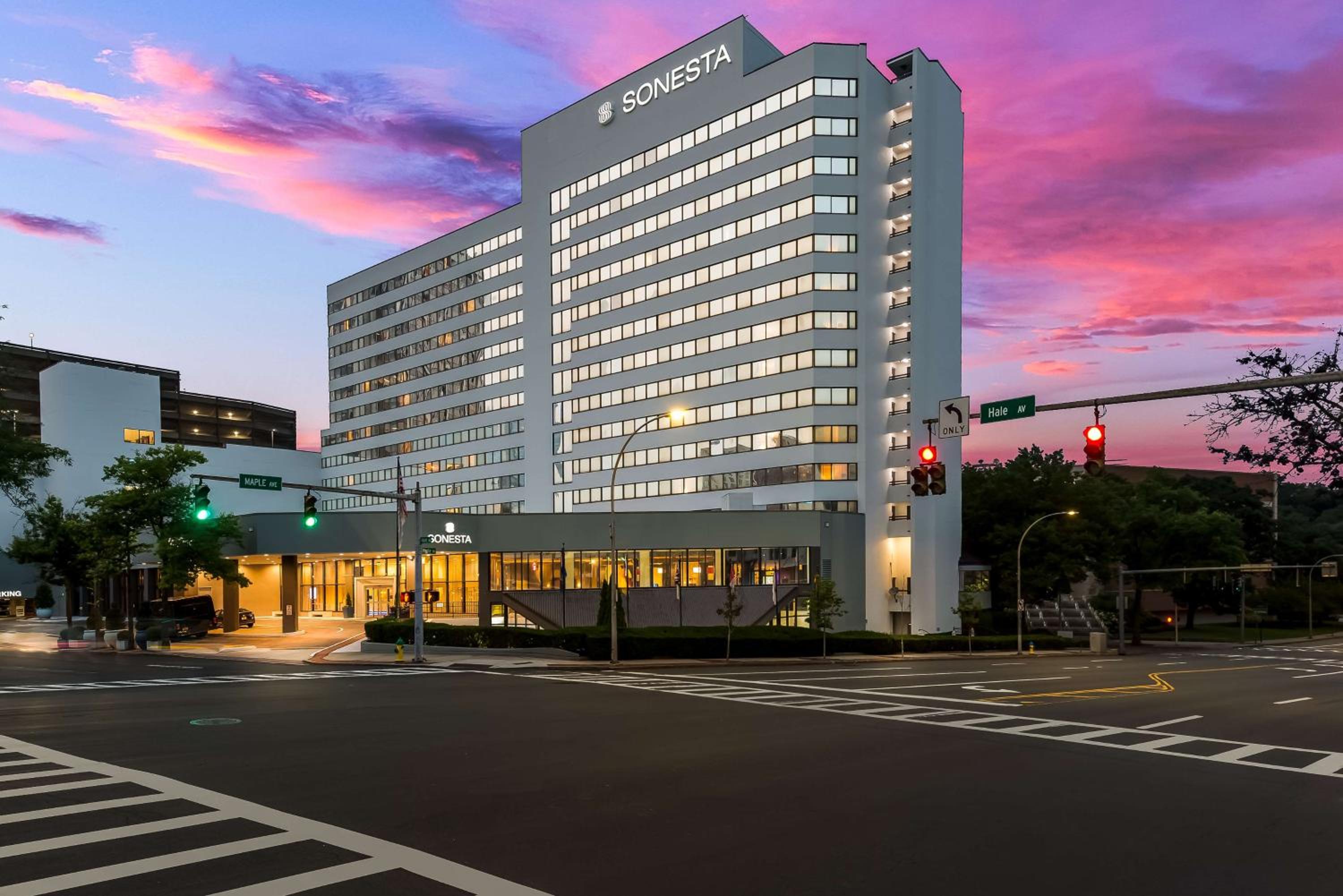 Hotel Sonesta White Plains Downtown - Image 1