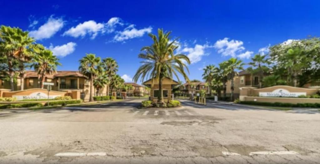 CozyKey Vacation Rentals - Regal Palms view 2