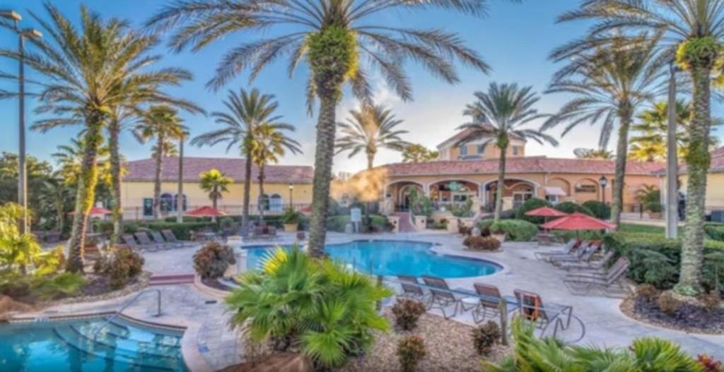 CozyKey Vacation Rentals - Regal Palms view 5