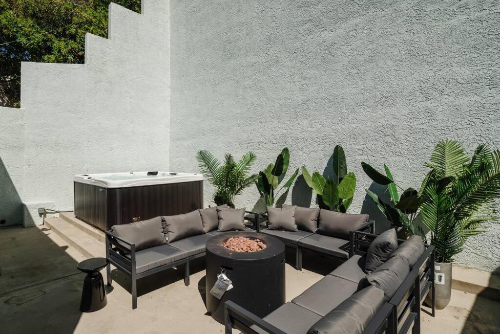 Hollywood Hills & Sunset Strip Home w Hottub