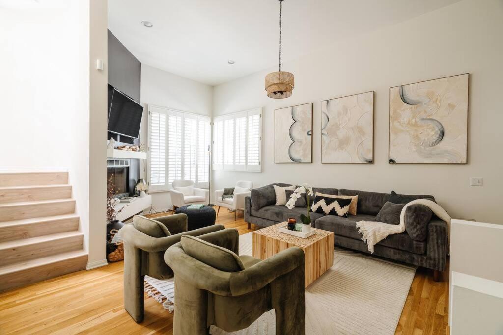 Hollywood Hills & Sunset Strip Home w Hottub