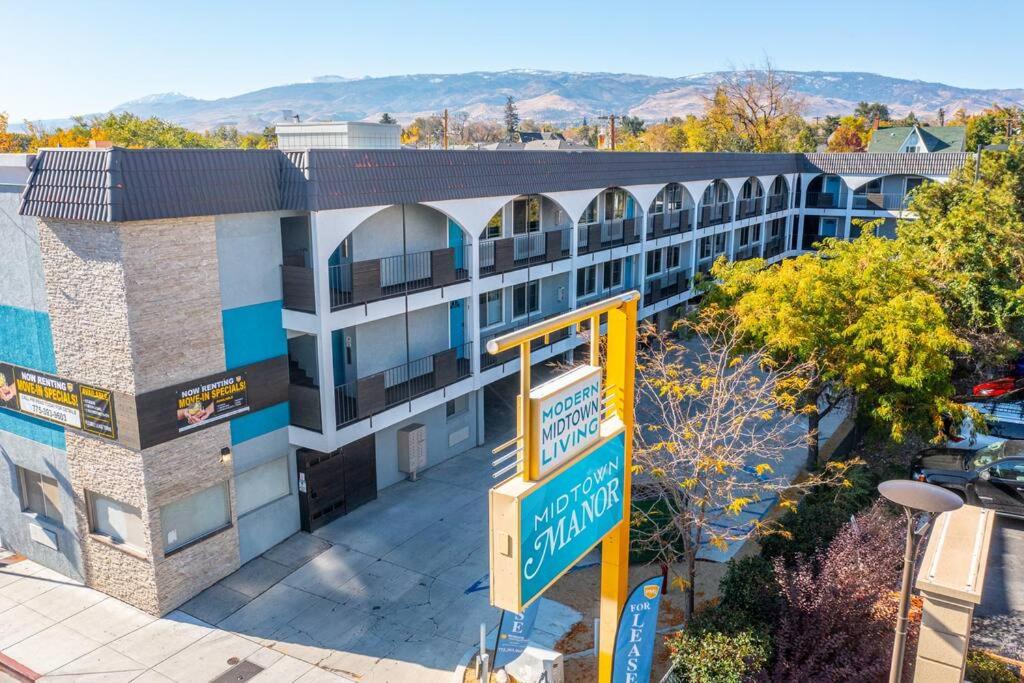 Midtown Modern - Stylish 2BR Lodging in Reno view 5