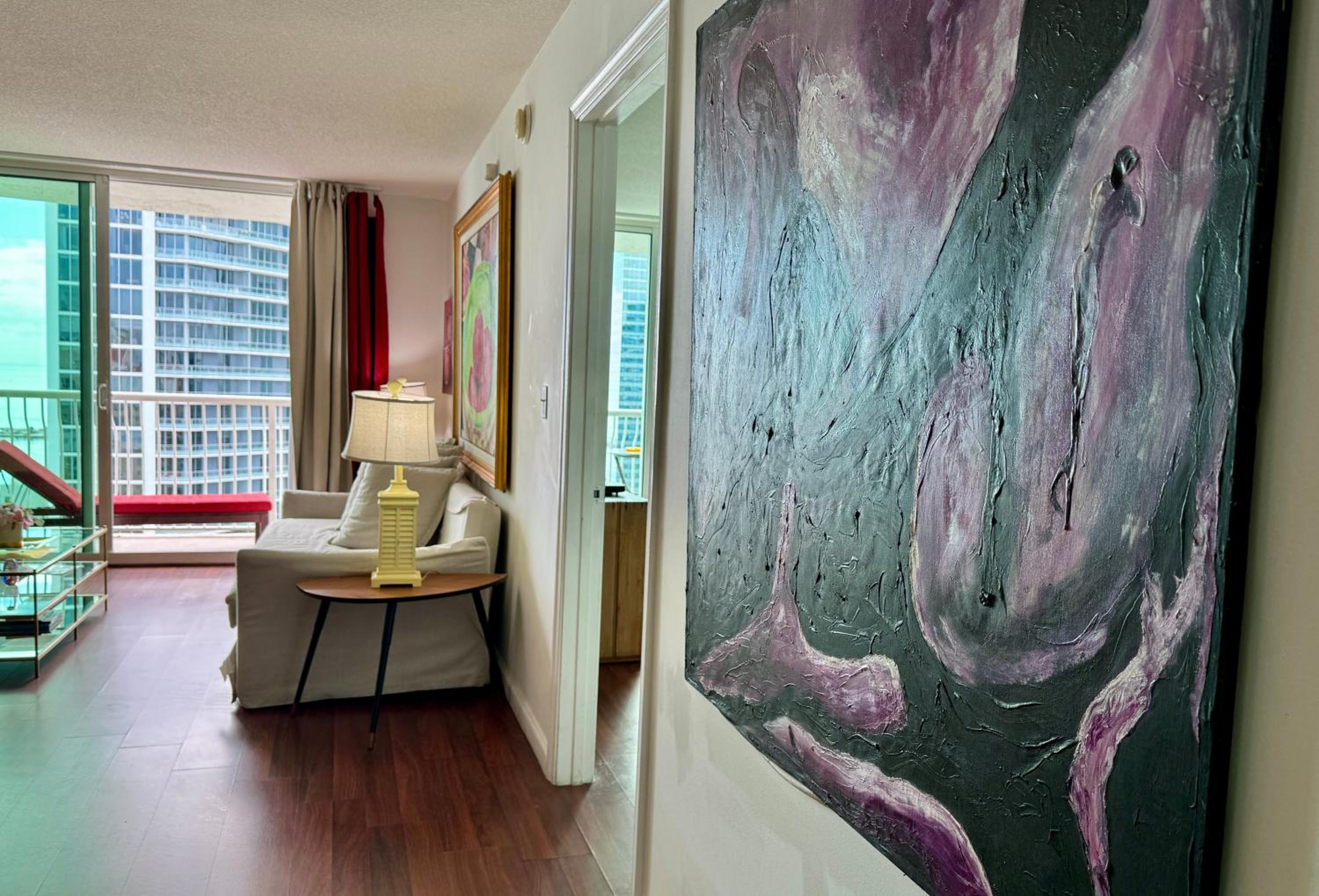 Brickell Apt with Bay Views, Pool, Free Parking