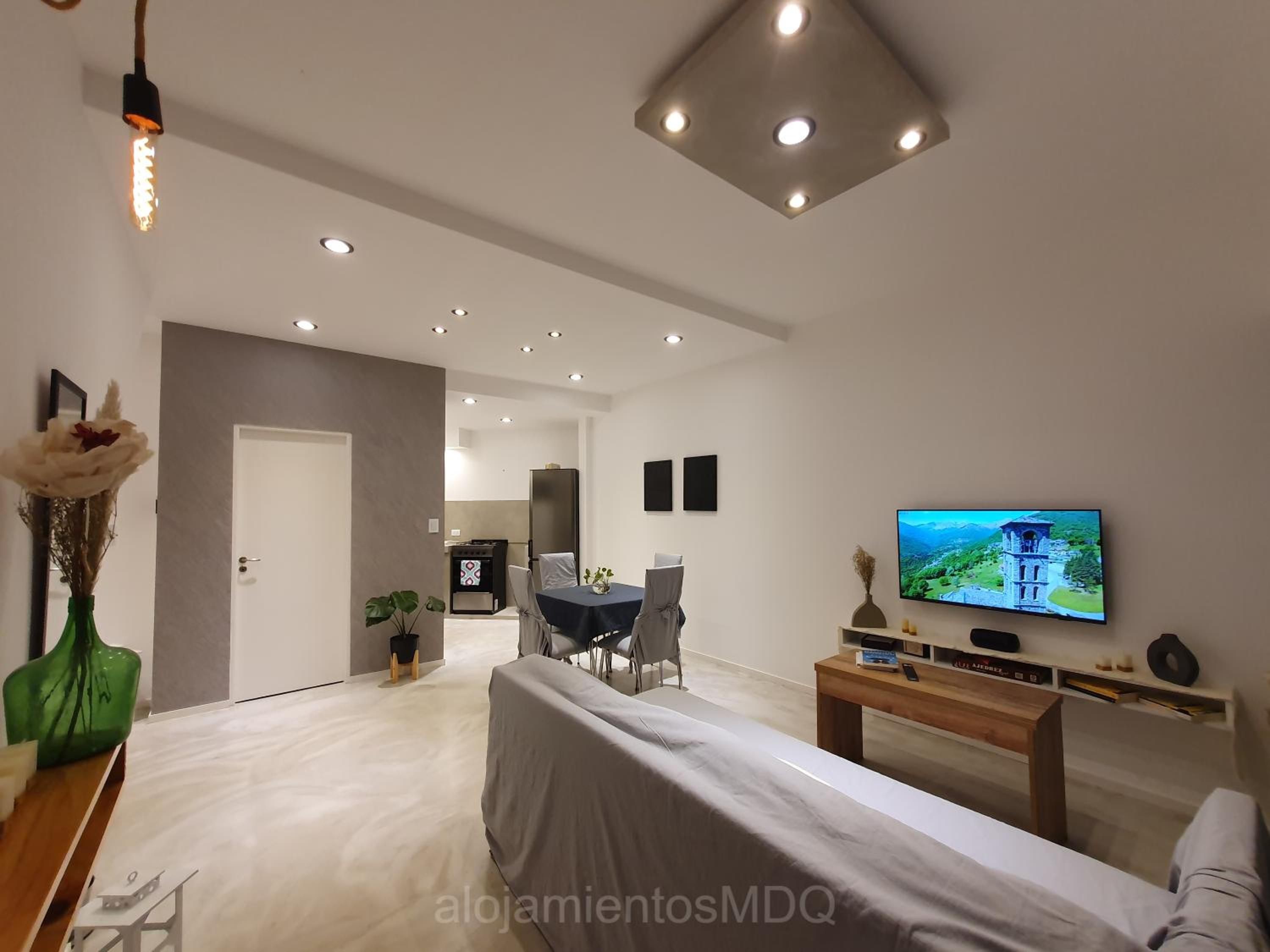 Casa Bruna, Divina y recién Renovada en Mar del Plata proximo Mogotes, a las playas del sur y El Faro - Somos AlojamientosMDQ -