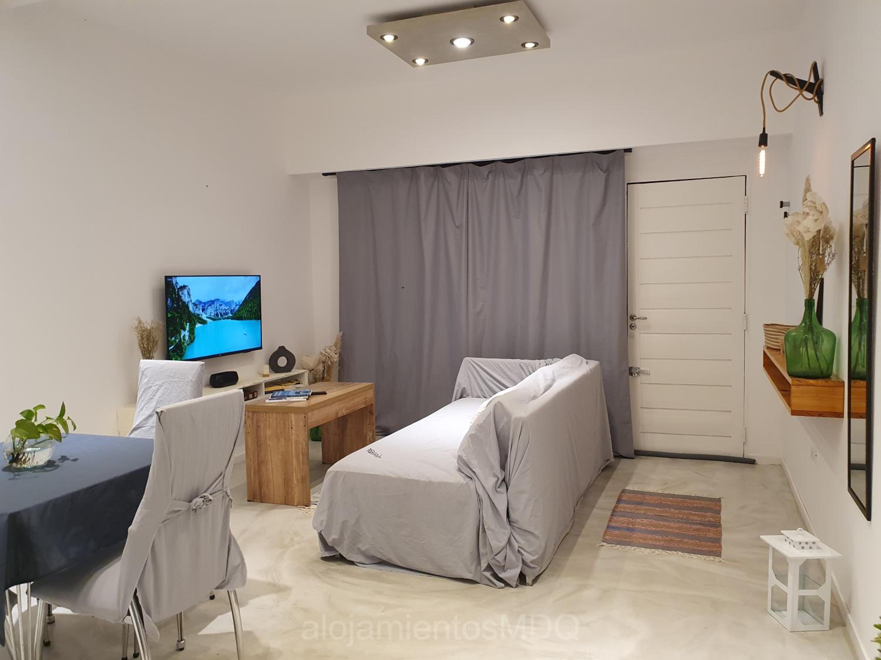 Casa Bruna, Divina y recién Renovada en Mar del Plata proximo Mogotes, a las playas del sur y El Faro - Somos AlojamientosMDQ -