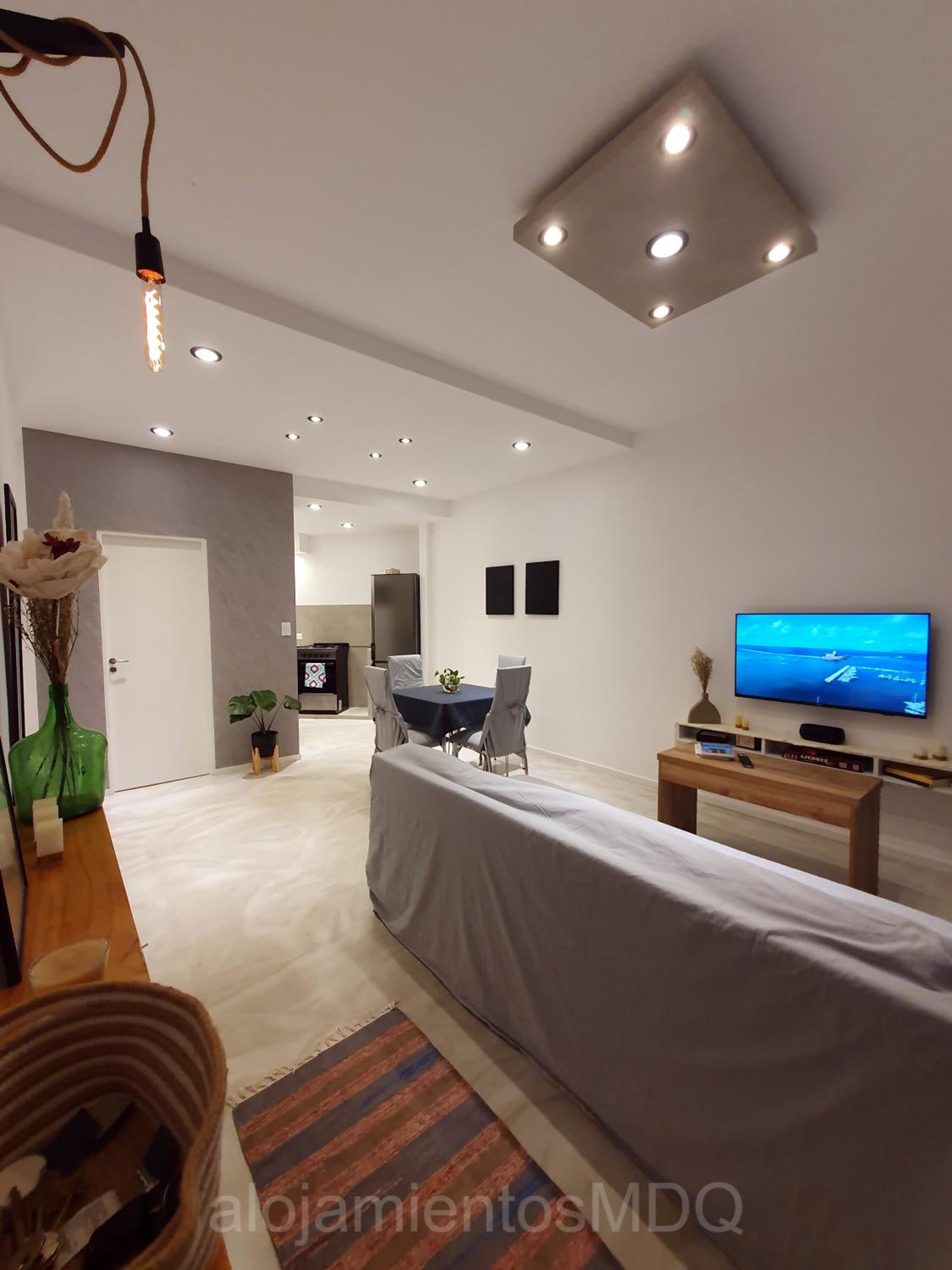 Casa Bruna, Divina y recién Renovada en Mar del Plata proximo Mogotes, a las playas del sur y El Faro - Somos AlojamientosMDQ -