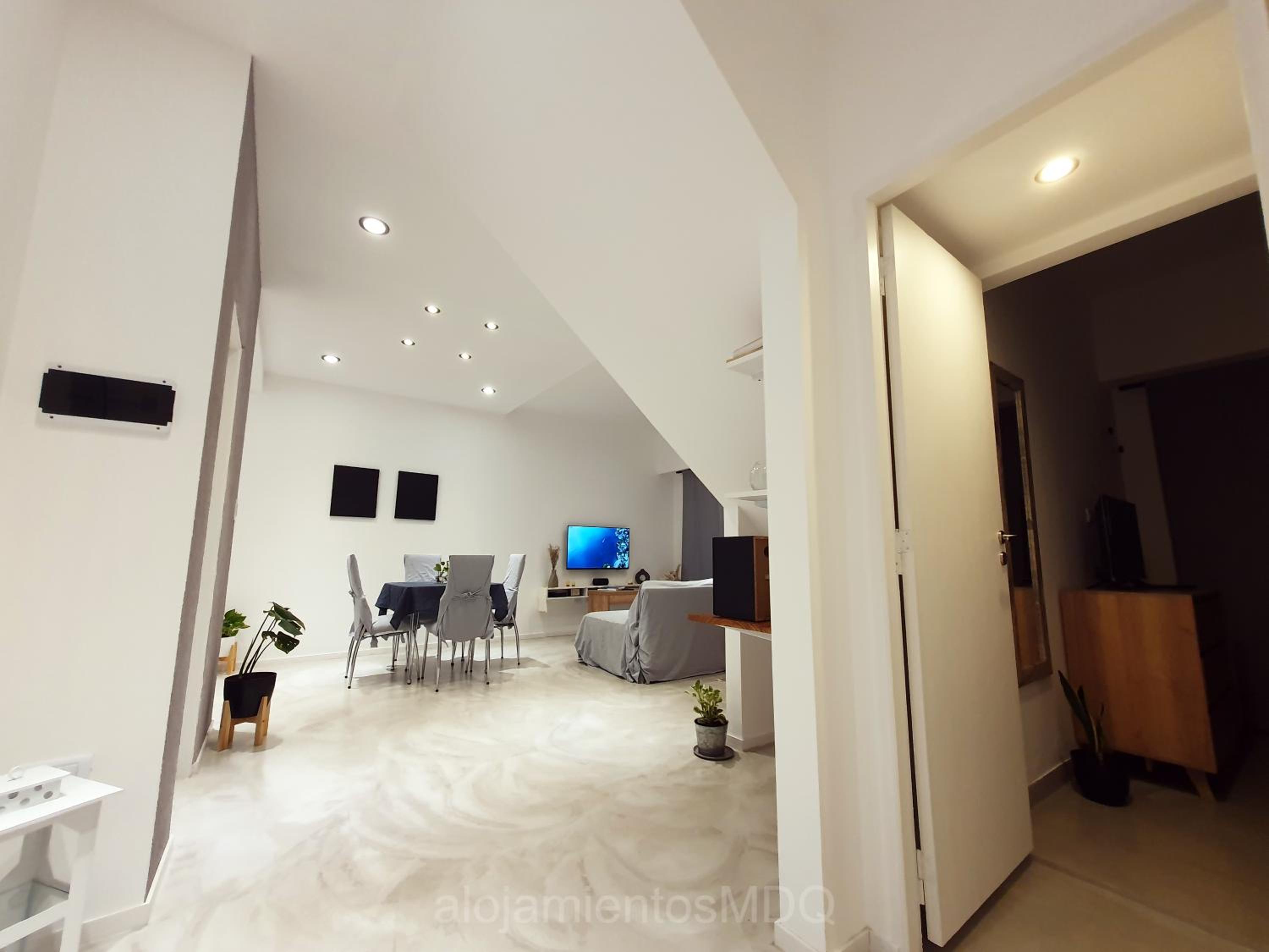 Casa Bruna, Divina y recién Renovada en Mar del Plata proximo Mogotes, a las playas del sur y El Faro - Somos AlojamientosMDQ -