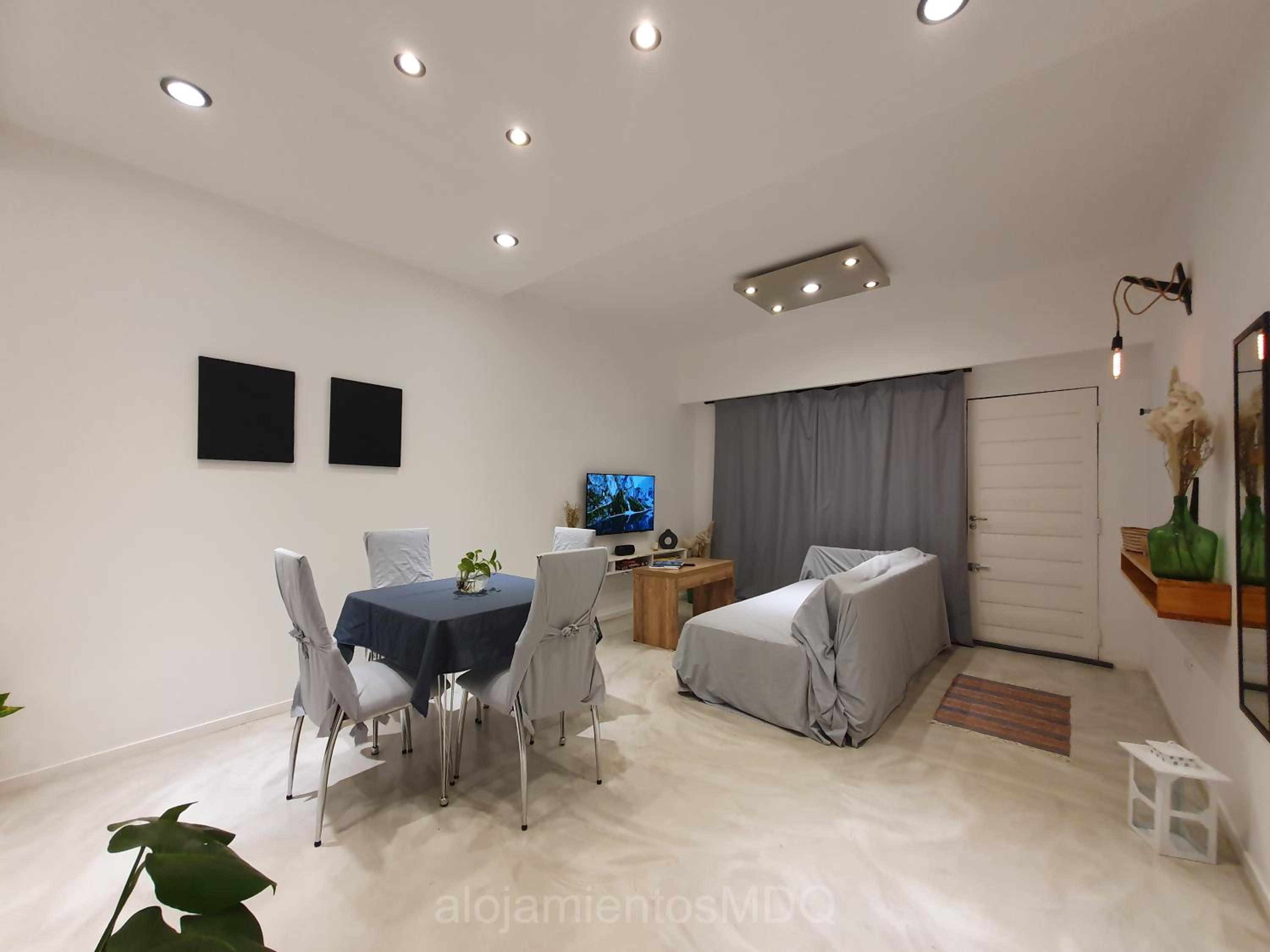 Casa Bruna, Divina y recién Renovada en Mar del Plata proximo Mogotes, a las playas del sur y El Faro - Somos AlojamientosMDQ -