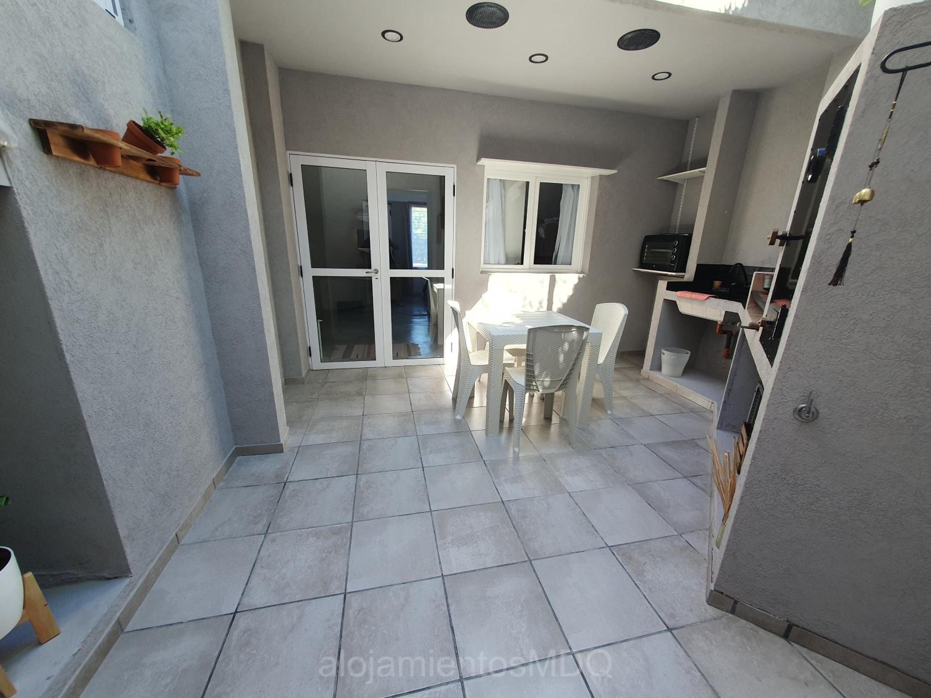 Casa Bruna, Divina y recién Renovada en Mar del Plata proximo Mogotes, a las playas del sur y El Faro - Somos AlojamientosMDQ -