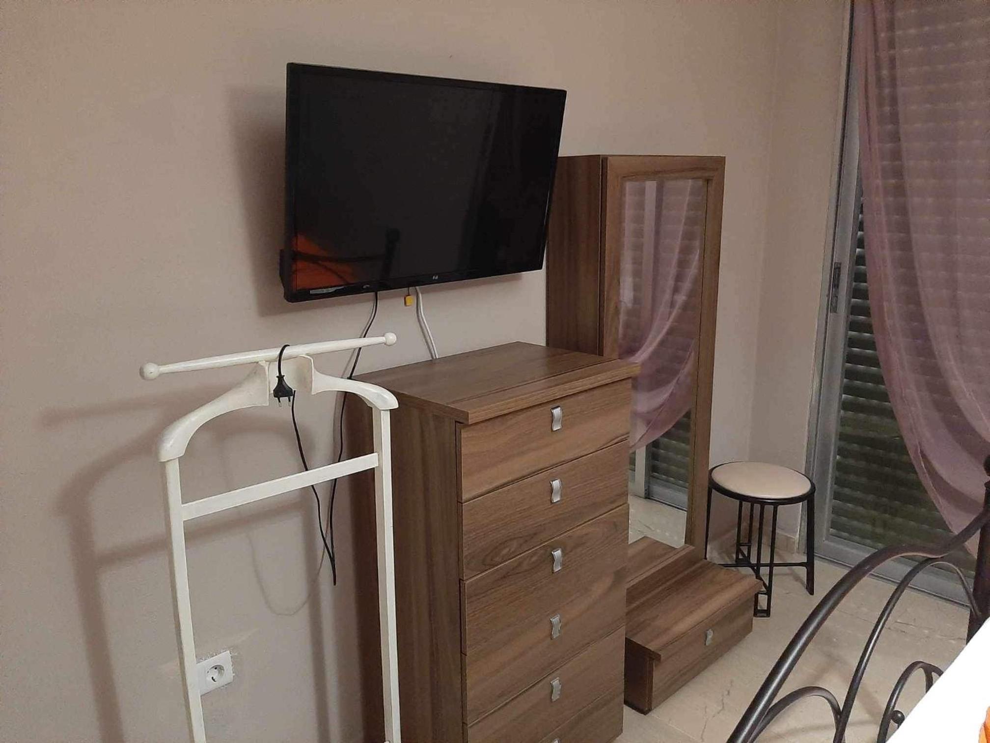 COMFORTABLE BEACHFRONT APARTMENT en Loutraki — hotel room