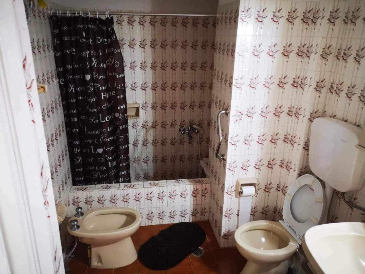COMFORTABLE BEACHFRONT APARTMENT en Loutraki — bathroom