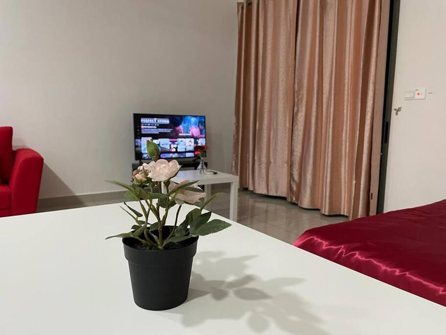 CC33A2A Cyberjaya Self-check-in-Netflix-Wifi-Parking-Pool-Balcony, 2019 photo 6