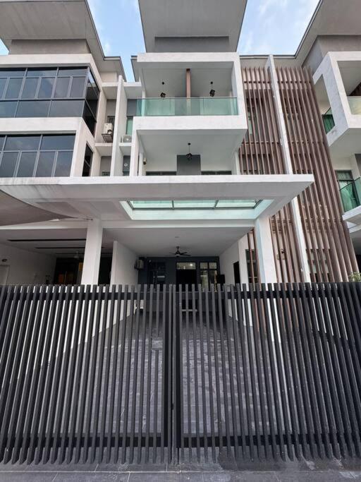 Private Pool Selangor Puchong Cyberjaya Putrajaya