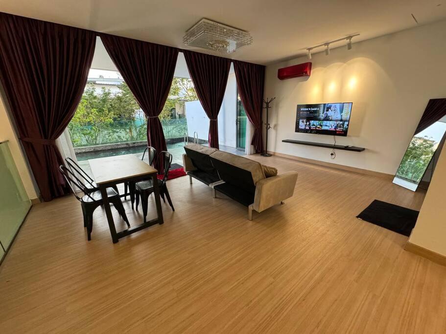 Private Pool Selangor Puchong Cyberjaya Putrajaya