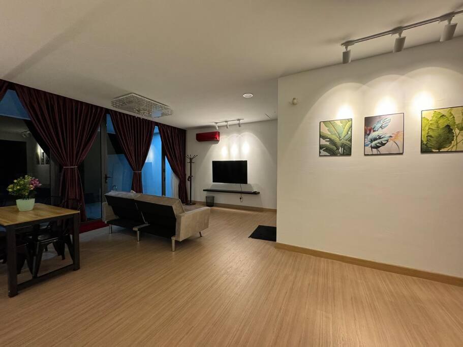 Private Pool Selangor Puchong Cyberjaya Putrajaya