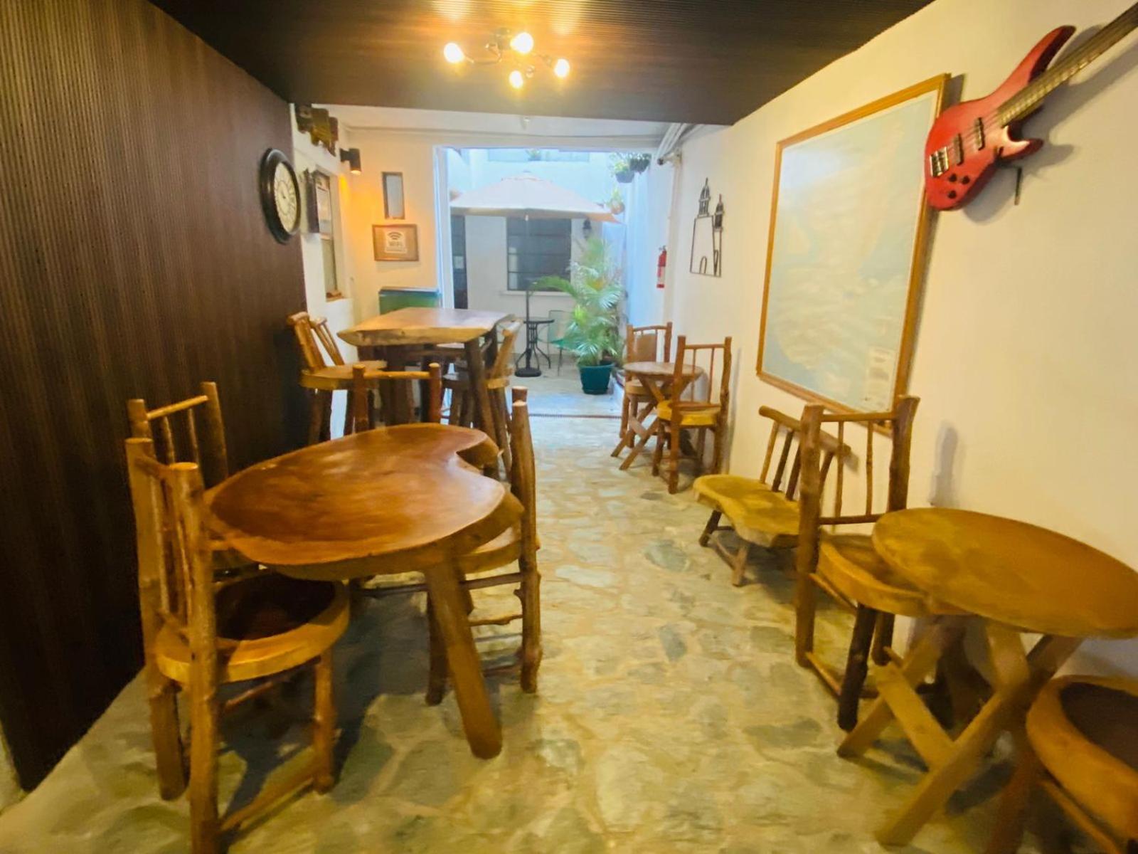 Hotel 17-52