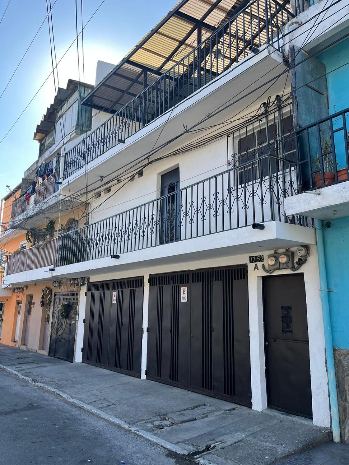 Hotel 17-52