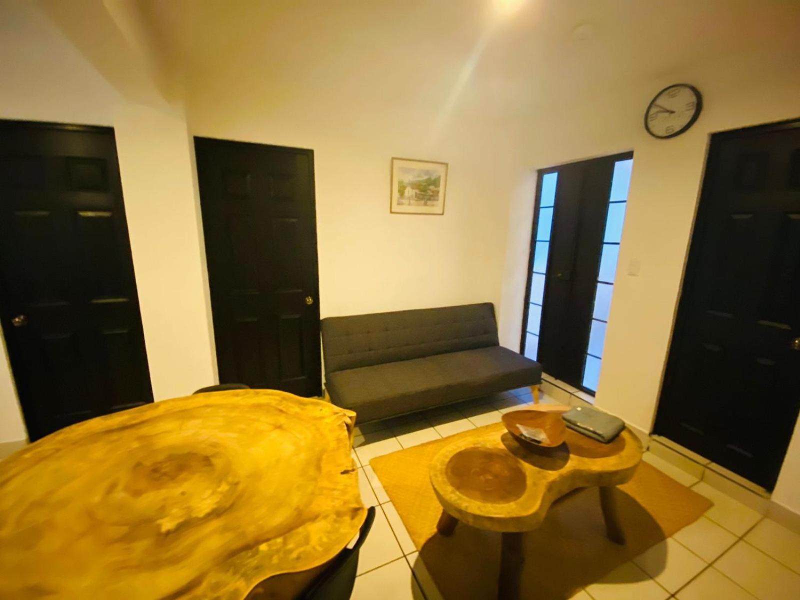 Hotel 17-52