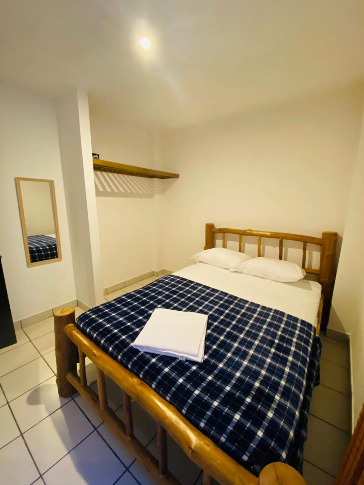Hotel 17-52