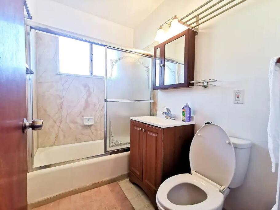 Cozy 2Br 1Bath Home w/ Parking near El Cerrito and University of Berkeley view 2