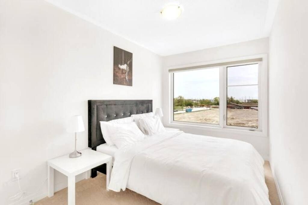 Tulip Smartments Brampton-Spacious 4 Bedroom Near Airport