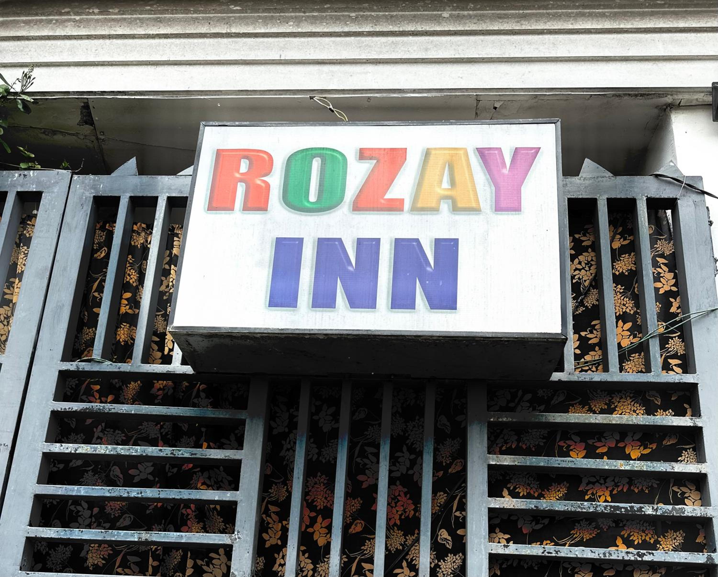 Rozay Travellers Inn view 5
