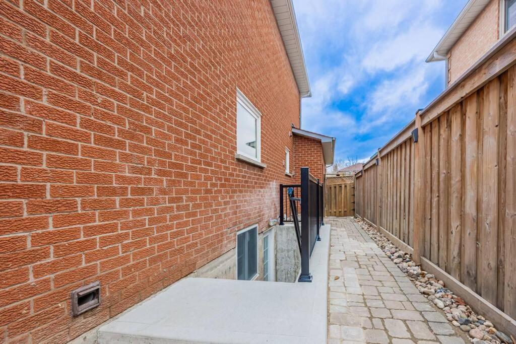 Cozy Haven Retreat 2Bed Basement