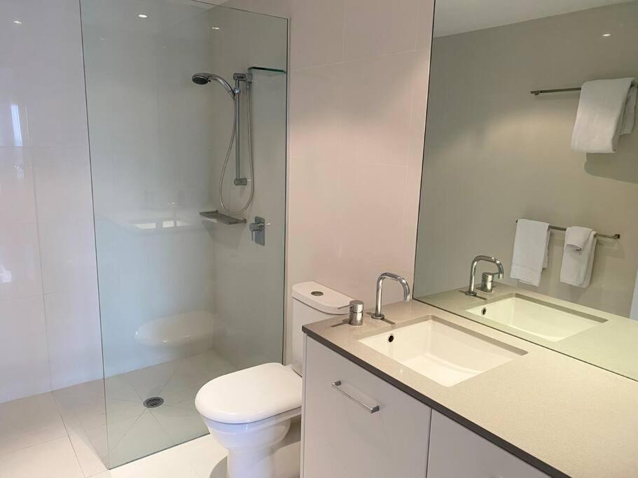 Circle on Cavill 2 bedroom 2 Bathroom