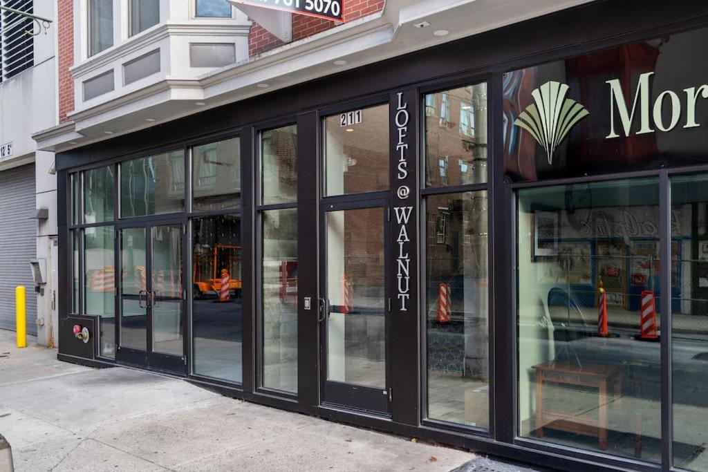 Lofts at Walnut: 1BR Fast Wi-Fi