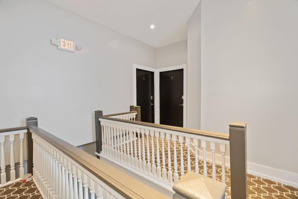 Lofts at Walnut: 1BR Fast Wi-Fi