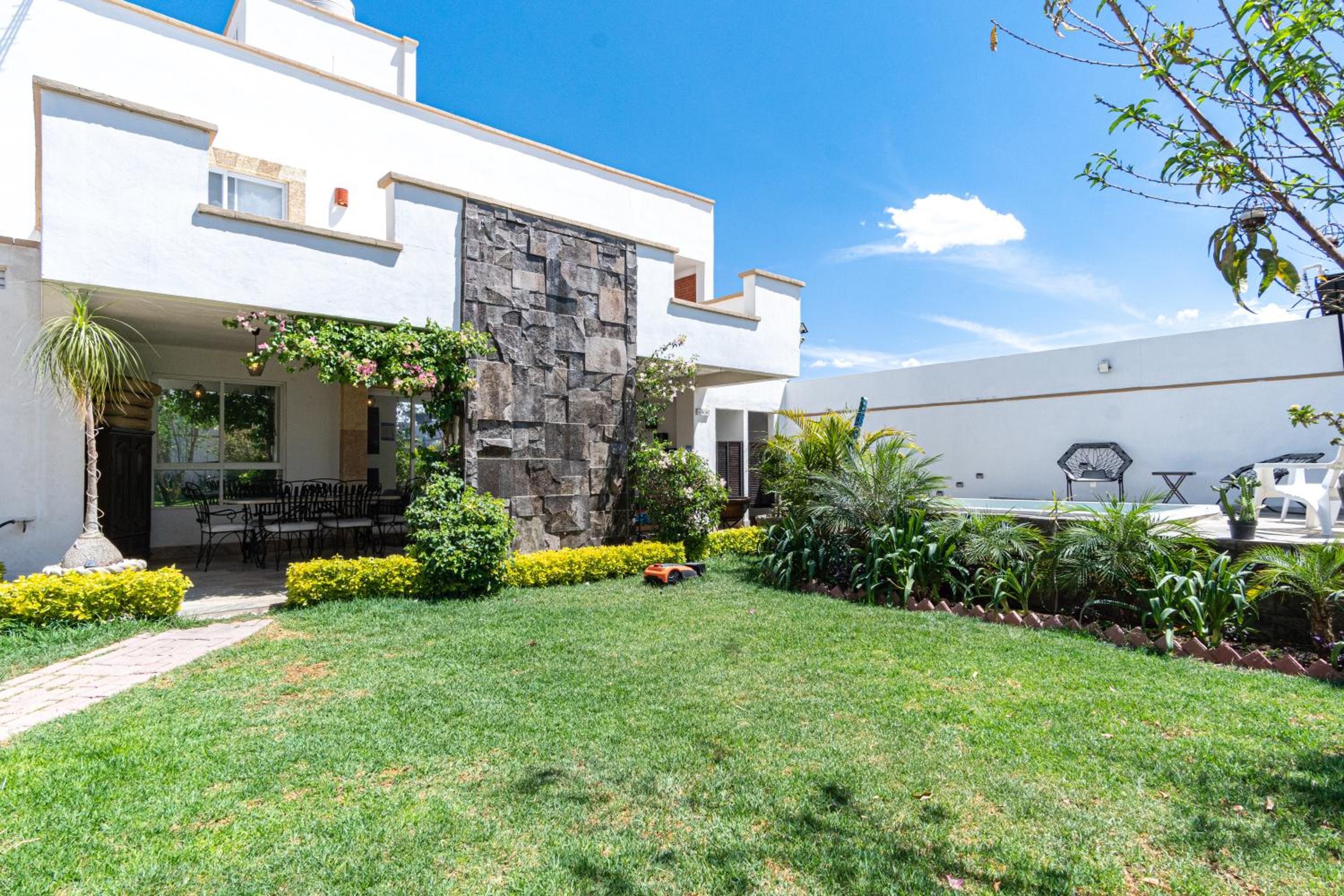 Hotel Lujosa Casa: Alberca Terapeutica 3x2m, Chimenea, Cocina Profesional