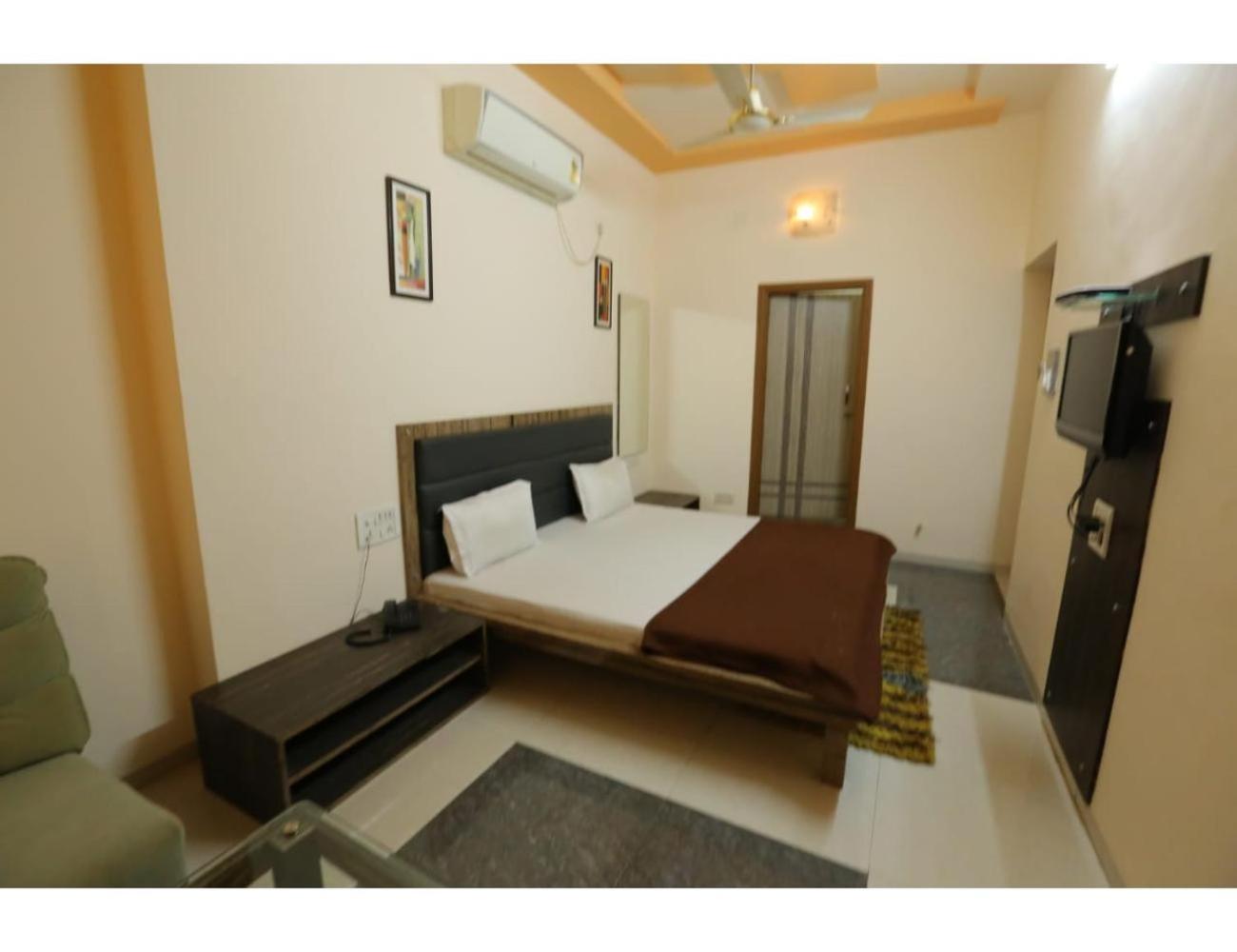 Hotel Ronak Royal, Porbandar view 3