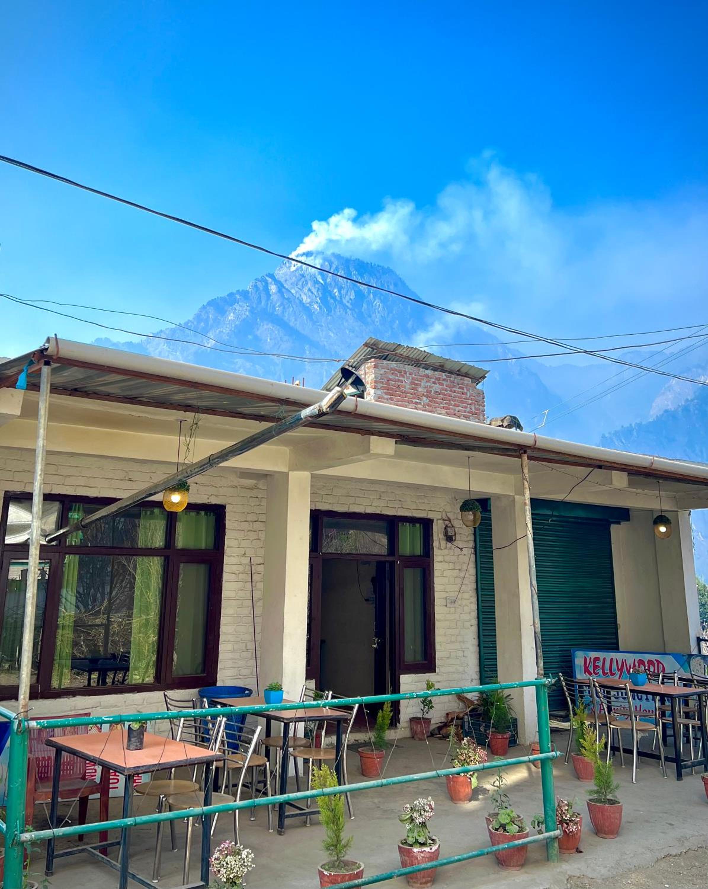 The nazara cafe
