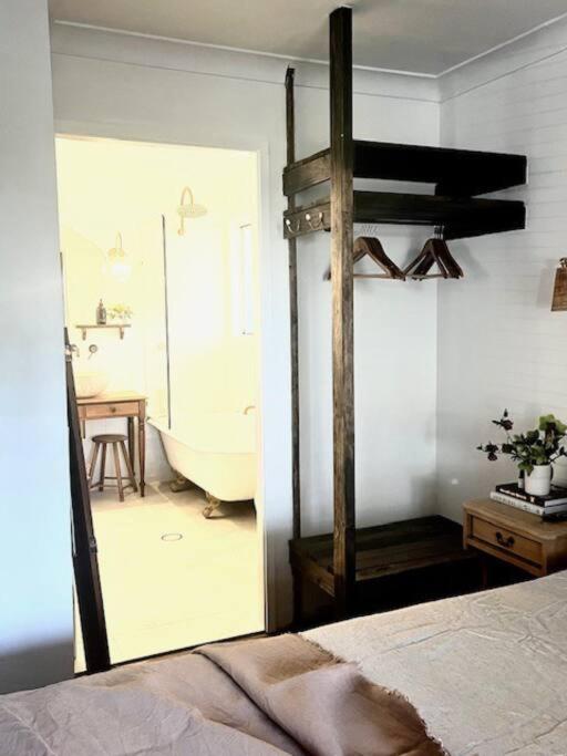 Gorgeous Country Cottage In Lovely Private Grounds