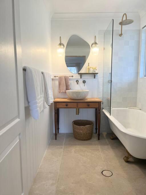 Gorgeous Country Cottage In Lovely Private Grounds