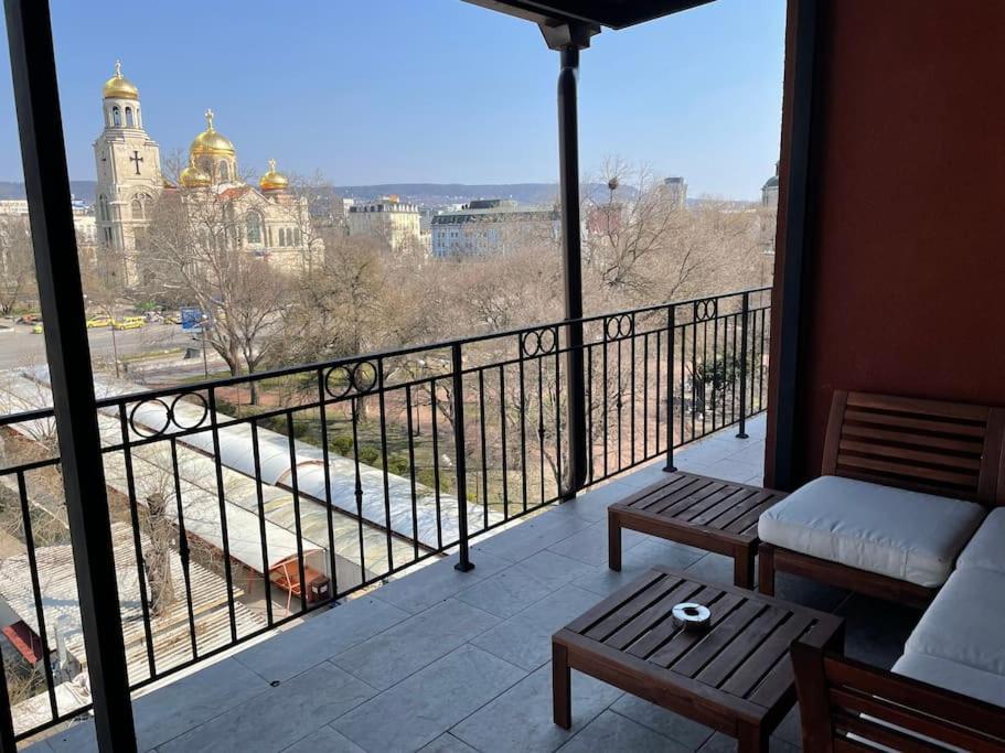 Panoramic 1 bedroom apartment in central Varna!
