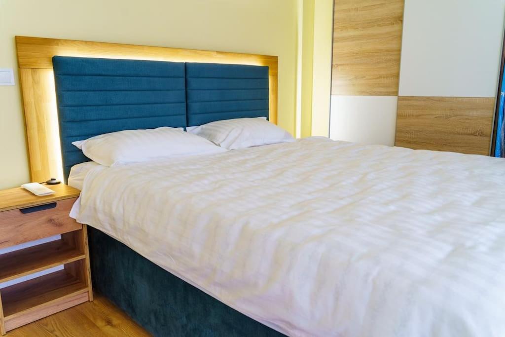 Panoramic 1 bedroom apartment in central Varna!