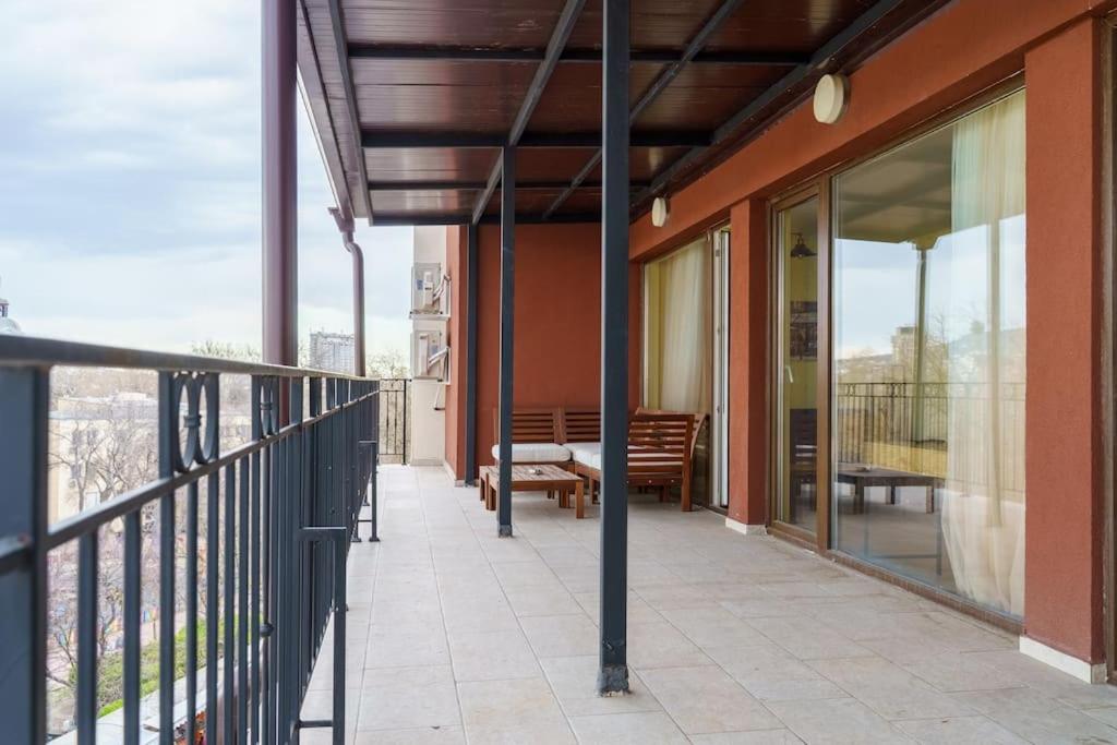 Panoramic 1 bedroom apartment in central Varna!