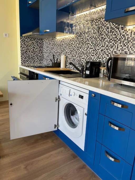 Panoramic 1 bedroom apartment in central Varna!